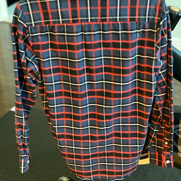 Saturday’s Button Down - Picture 2 of 3